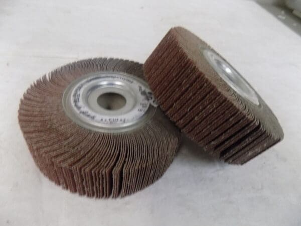 Lamellenscheibe Abrasive Flap Wheel 50 Grit 6" x 1-1/2" x 1" Lot of 2 324463