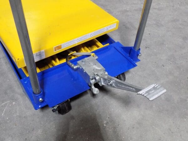 Vestil Hydraulic Scissor Lift Cart 1500 lb. Cap 36 x 24 Platform Defective