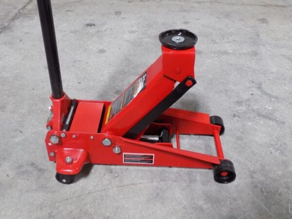 Big Red Hydraulic Service Floor Jack 3 Ton Load Capacity 18" Max. Height