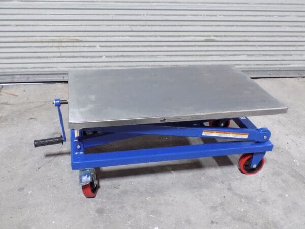 Vestil Mechanical Scissor Lift Cart 660 lb Cap 37" x 23" Platform DAMAGED WHEEL