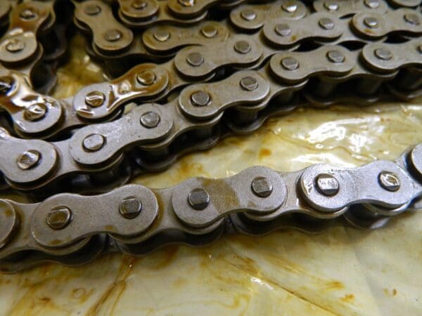 BROWNING Roller Chain: Standard Riveted, 5/8″ Pitch,10' Long J50 RIV 10FT CH