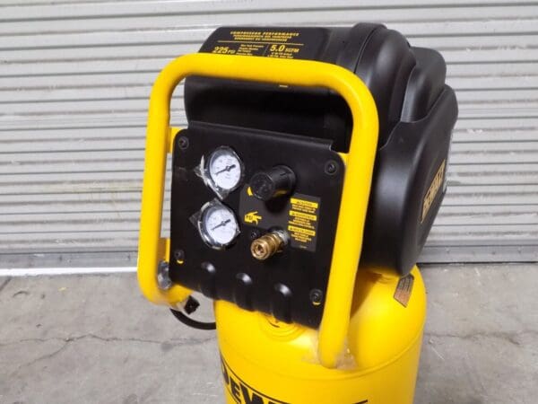 Dewalt Portable Electric Air Compressor 15 Gal. 225 PSI Max. 1.6 HP 120v D55168