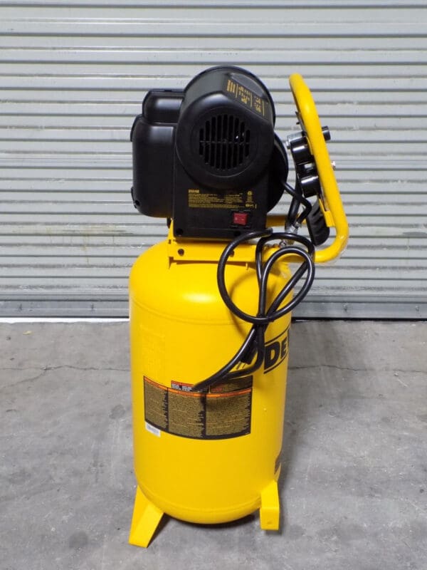 Dewalt Portable Electric Air Compressor 15 Gal. 225 PSI Max. 1.6 HP 120v D55168