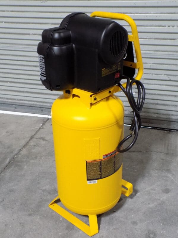 Dewalt Portable Electric Air Compressor 15 Gal. 225 PSI Max. 1.6 HP 120v D55168