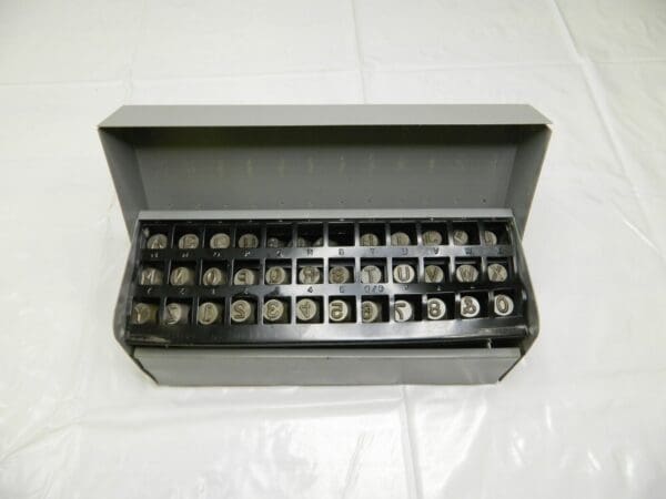 C.H. HANSON Heavy-Duty Stamp Set: 5/16″ Character, 36 pc 21629 DAMAGED CASE