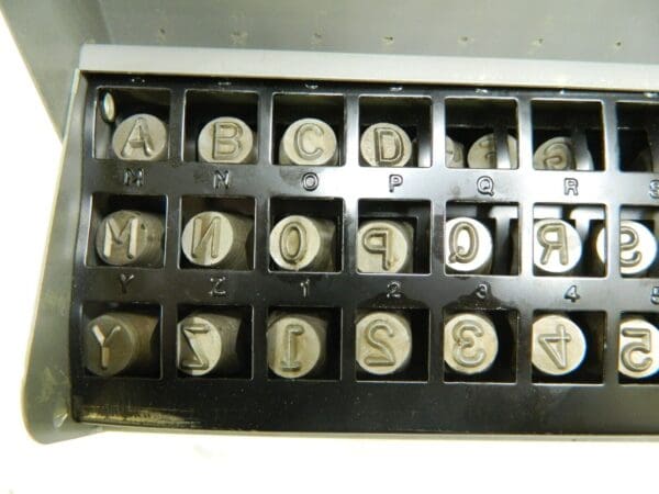 C.H. HANSON Heavy-Duty Stamp Set: 5/16″ Character, 36 pc 21629 DAMAGED CASE