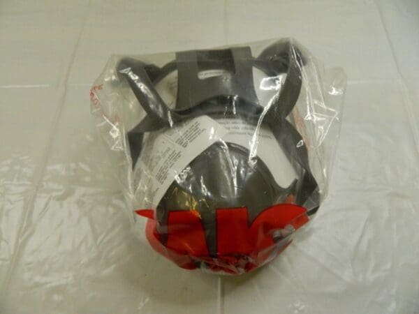 3M Full Face Respirator: Silicone, Bayonet, Small 7000002029