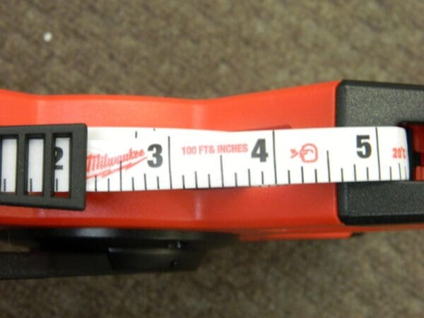 MILWAUKEE TOOL Tape Measure: 100' Long, 2-1/4″ Width, White Blade 48-22-5203