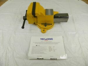 YOST VISES Bench & Pipe Combination Vise: 4″ Jaw Width & Opening 904-HV