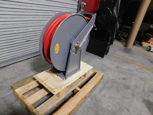 PRO-SOURCE Hose Reel with Hose: 3/4″ ID Hose x 50' DAMAGED 2830045010PRO