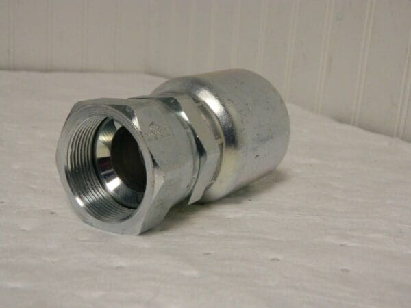 Parker Hydraulic Hose Fitting 1-7/8-12FML-1-1/2" 90º Qty 2 10671-24-24