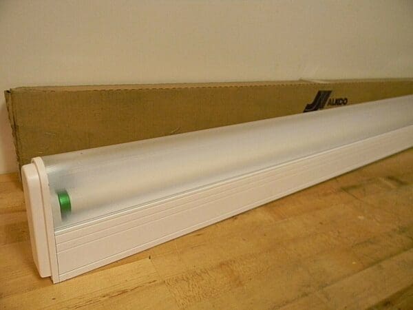 Alkco Task Light 48" x 1-1/2" Fluorescent Modular LINCS-150-048