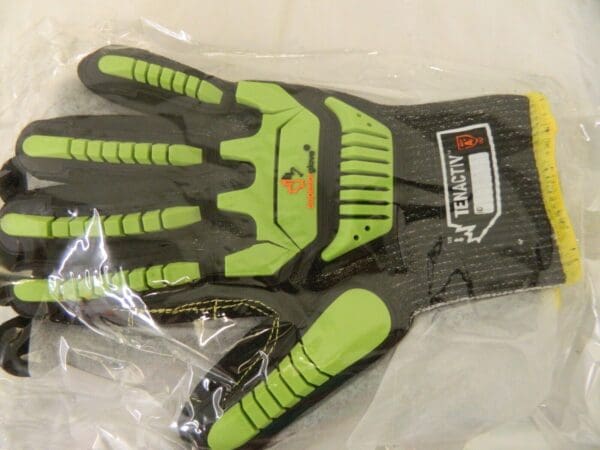 Superior Glove TenActiv size med. Micropore A7 Cut Impact Gloves qty 3 STACXPNVB