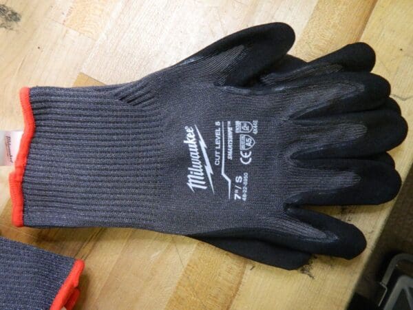 Milwaukee 12pk Small Gray Nitrile Level 5 Cut Resistant Dipped Work Gloves