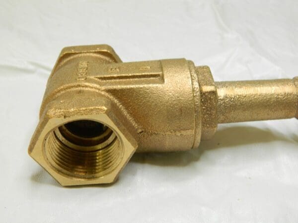 NIBCO Gate Valve: Rising Stem, 1″ Pipe, Threaded, Bronze NL0500A