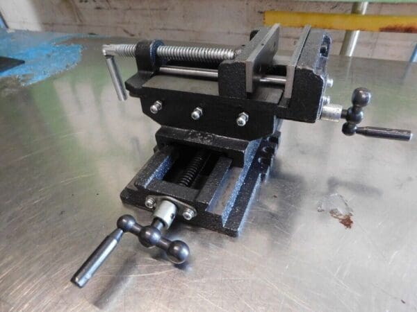 Cross Slide Drill Press Vise 5 1/16"Opening