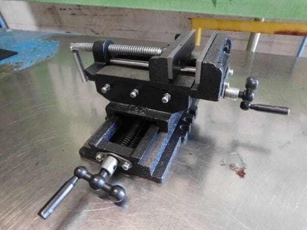 Cross Slide Drill Press Vise 5 1/16"Opening