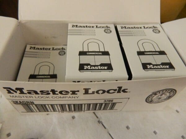 Master Lock LAMINATED STEEL SAFETY PADLOCKS qty 6 3KAGRN