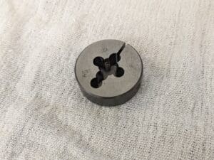 TITAN USA Round Die: 3/8-16, 1-1/2″ OD, Carbon Steel TE80143