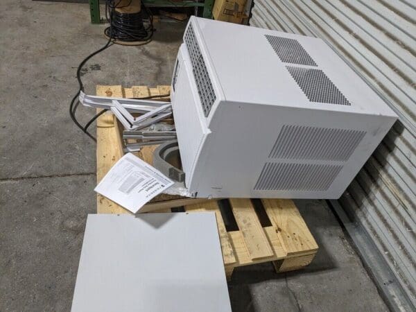 FRIEDRICH Window Air Conditioner w/Electric Heat: 20,000 BTU DAMAGED KEM18A34A