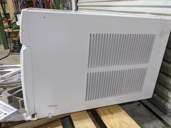 FRIEDRICH Window Air Conditioner w/Electric Heat: 20,000 BTU DAMAGED KEM18A34A