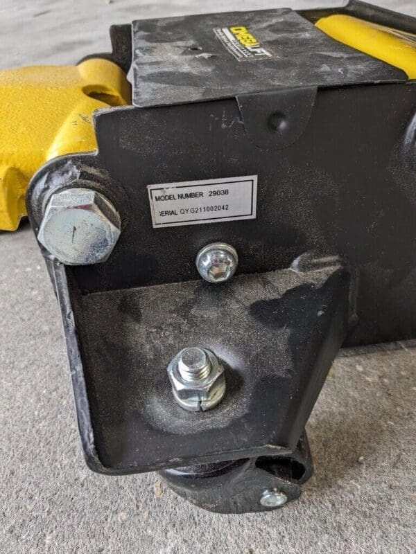 OMEGA LIFT EQUIPMENT 3.5 Ton Capacity Service Floor Jack 29038