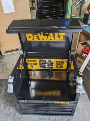 DeWALT Tool Chest: 4 Drawers 18" OAD 24-1/2" OAH 26" OAW DAMAGED DWST22644