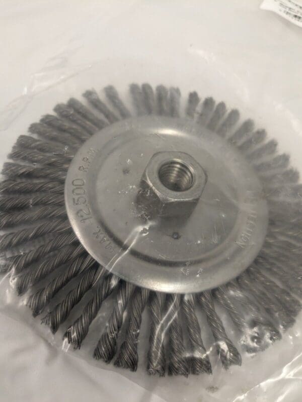 TRU-MAXX Wheel Brush: 6″ Wheel Dia, Stringer Bead 88547