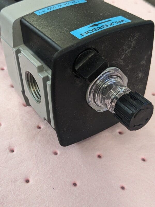 WILKERSON Standard Compressed Air Lubricator: 1/2″ Port, NPT Ends L28-04-KL00B