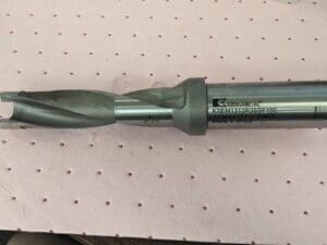 KENNAMETAL Replaceable-Tip Drill: 33.35 to 34.35 mm Dia Weldon Flat Shank1616100