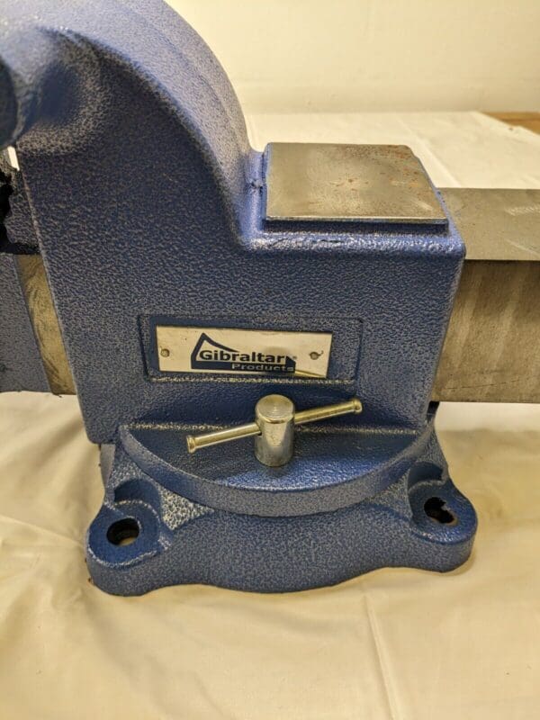 GIBRALTAR Bench & Pipe Combination Vise 8″ Jaw Width, Swivel Base CBV042