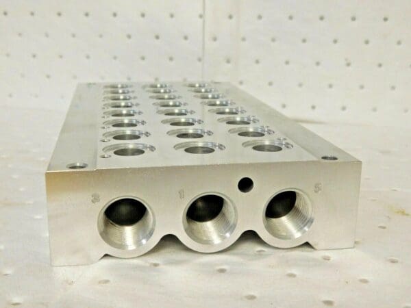 Jupiter Pneumatics Manifold 3/8" Inlet x 1/2" Outlet 8 Ports 7038000811JP