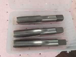 HERTEL Tap Set: 7/8-9 UNC, 4 Flute hss Bright Finish K008939AS