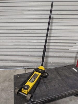 OMEGA LIFT EQUIPMENT 3.5 Ton Capacity Service Floor Jack 29038