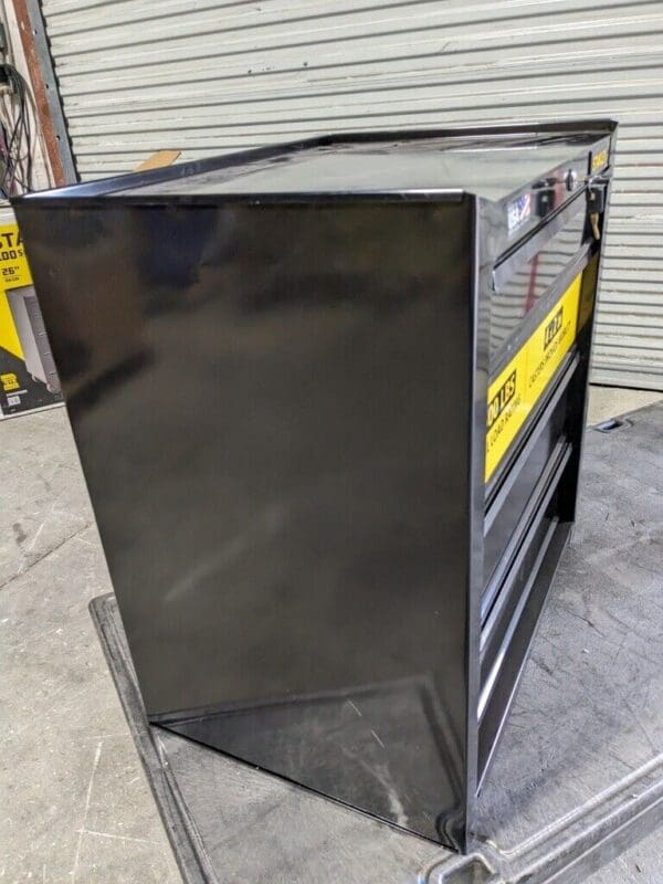 Stanley Rolling Tool Cabinet: 4 Drawers DAMAGED STST22742BK