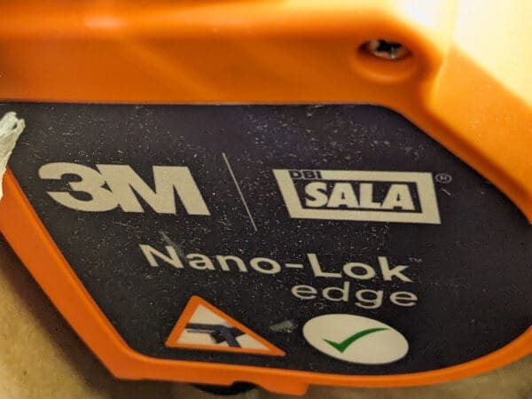 3M DBI-SALA Nano-Lok Twin-Leg Quick Connect 8Ft Self Retracting Lifeline 3500225