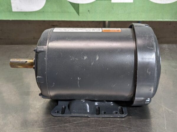 US Motors U32P2D General Purpose Motor 1.5 HP 208-230/460V 3 Phase DAMAGE