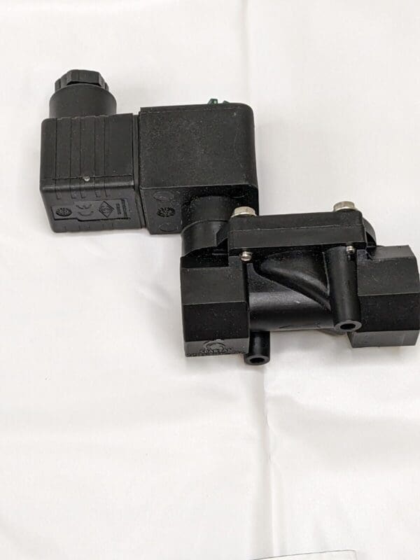 SPARTAN Solenoid Valve: 2-Way & 2-Position, 1/2″ Port, NPT 3585-010-9233C