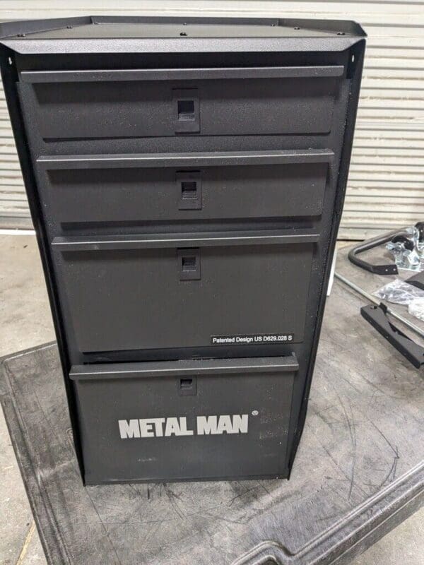 Metal Man Welding Cabinet: Shelf Metal DWC1