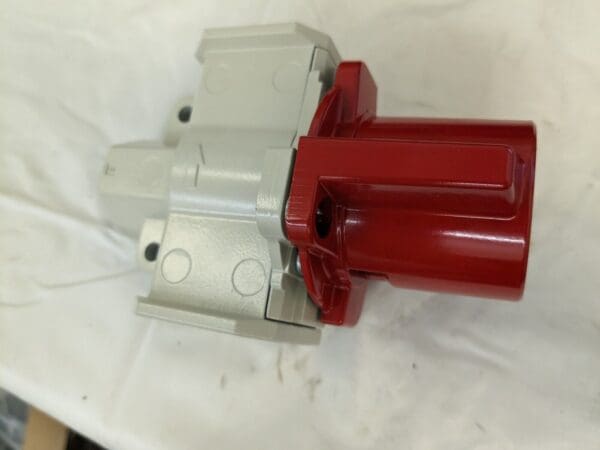 SMC PNEUMATICS Manually Operated Valve: 0.75″ NPT Outlet VHS50-N06B-Z