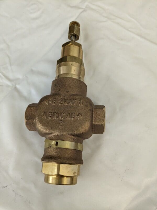 Honeywell - 1/2" NPT Bronze Globe Valve V5013N1030