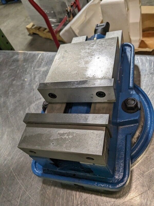 BAILEIGH Machine Vise: Horizontal Swivel Base 1 Station 12-9/16″ DAMAGED 1019130