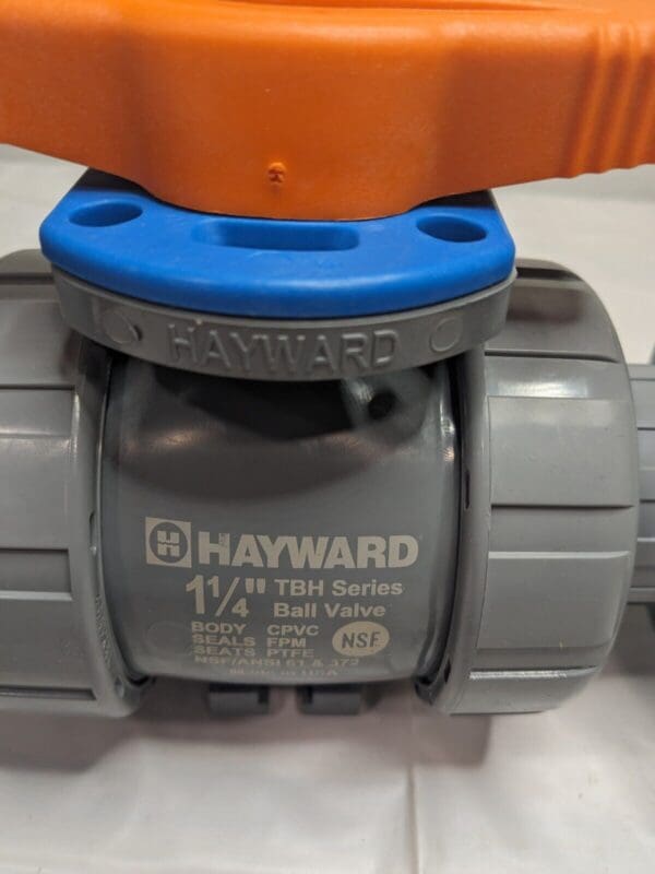 Hayward Manual Ball Valve: 1-1/4″ Pipe, Full Port TBH2125A0FV0000