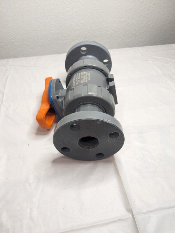 Hayward Manual Ball Valve: 1-1/4″ Pipe, Full Port TBH2125A0FV0000