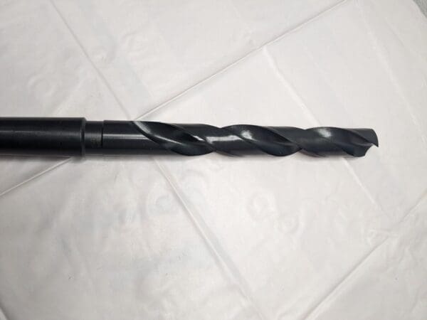 HSS Taper Shank Drill Bit: 1-1/8″ Dia, 4MT, 118 ° Point, 18″ OAL 01664705