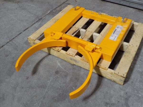 Forklift Mounted Drum Grab for Single 55 Gallon Drums 1500 lb. Max Capacity