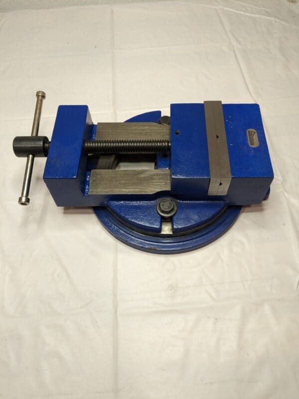 GIBRALTAR Machine Vise: 4″ Jaw Opening, Horizontal, Swivel Base 70038237