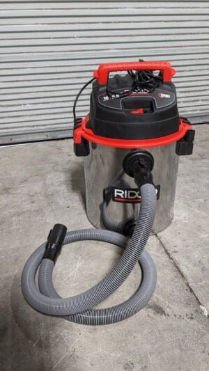 RIDGID Wet/Dry Vacuum 16.0 gal Stainless Steel Tank 50353 (DAMAGED)