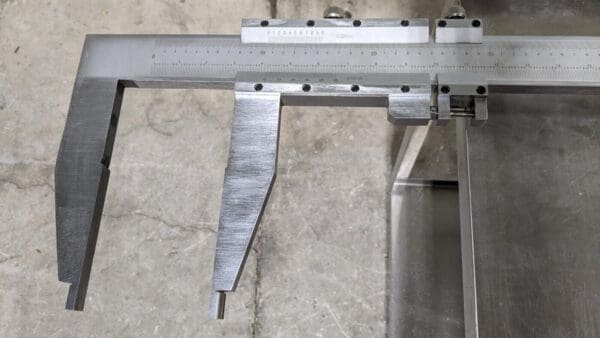 Vernier Caliper 0 to 60″ .0043″ Accuracy .001″ Graduation 8″ Jaw Depth 611-5660