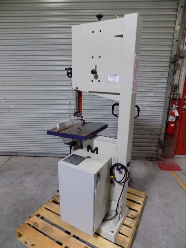 Palmgren 18" Vertical Metal / Wood Bandsaw 1.5 HP 115/230v 9683118 Damaged